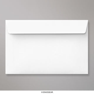 Bijele omotnice od 127 x 190 mm ogulite i brtve 120 g/m2