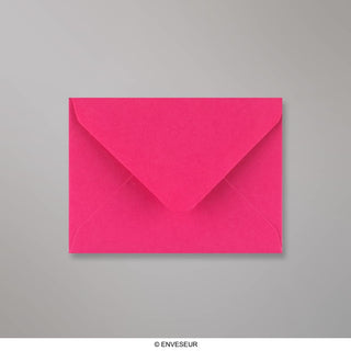 82x113mm C7 FUSCHIA PINK WALLET GUMMED PLAIN 100GSM