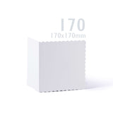 Bijele kartice i omotnice s valovitim rubom – pakiranje