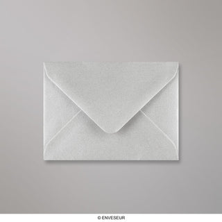 82x113mm C7 Metalik srebrna gumiran V preklop 100gsm omotnice